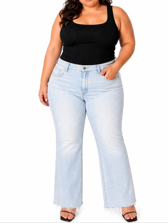 Good American Denim - Good American Mid-Rise Cropped Bootcut Light Blue Flat Tummy Technology Jeans